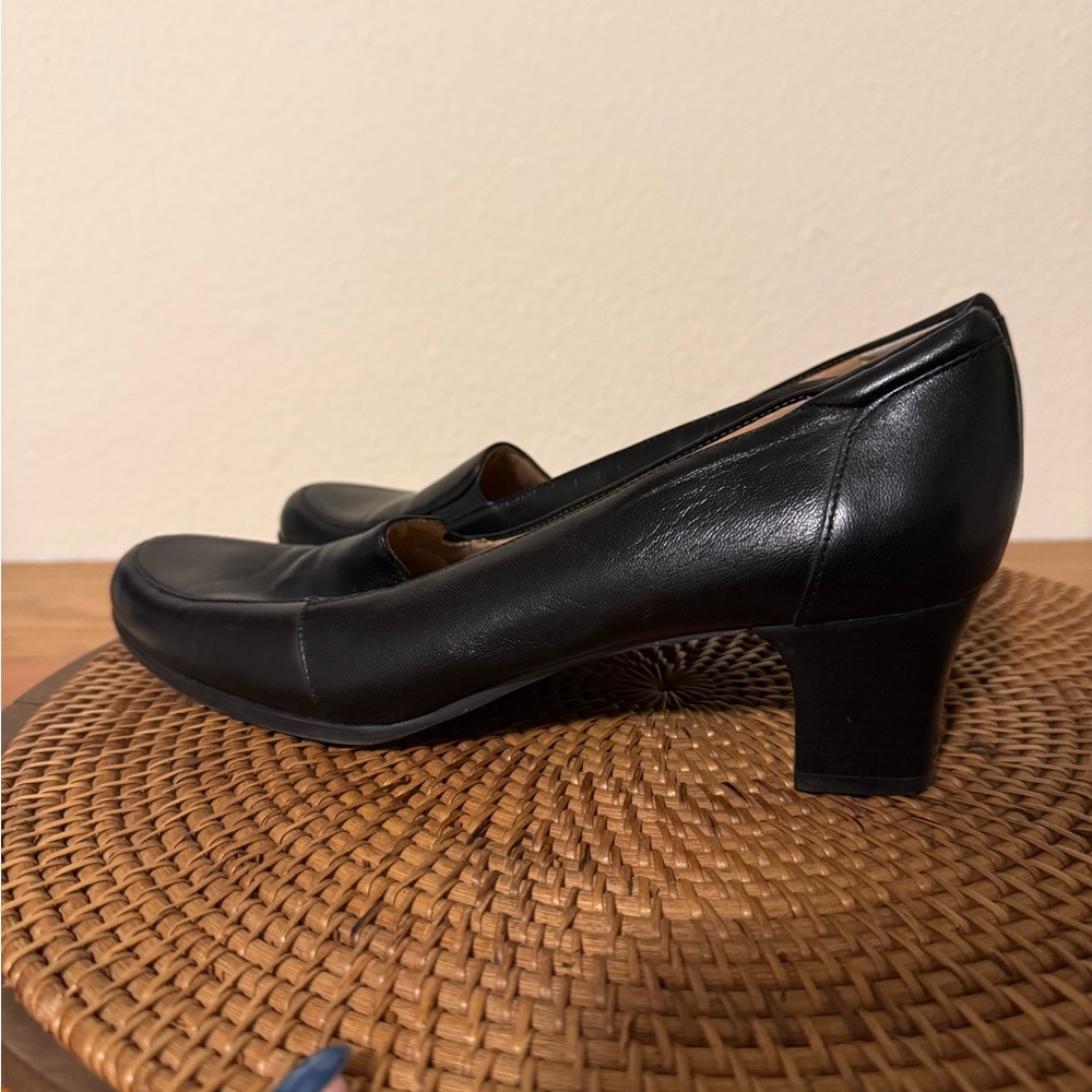 Trotters Black Leather Low Block Heel Loafers - Picture 5 of 9